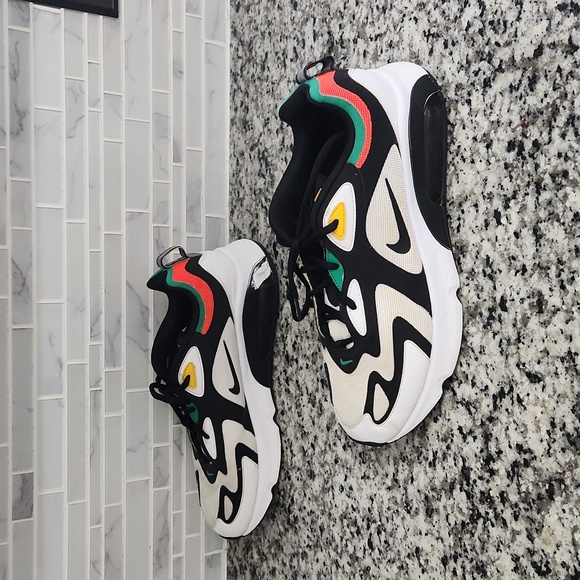 White & Black Nike Air Max 200 Rasta Running Shoes sz 12 sneakers AQ2568-101 - Picture 5 of 7